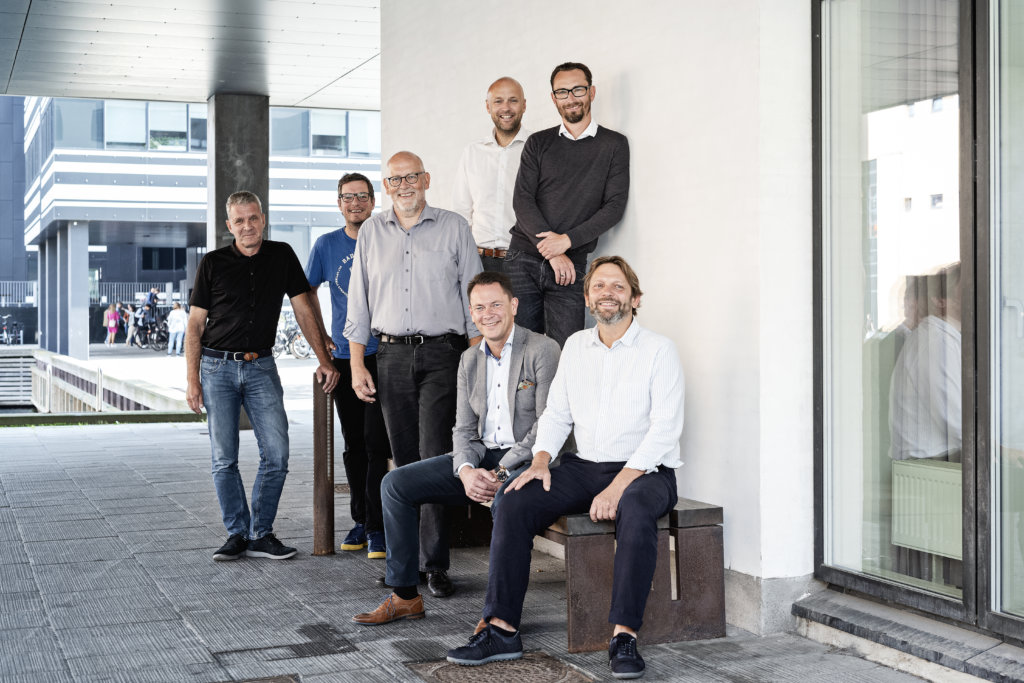 &os består af KAB, Enemærke & Petersen, JJW Arkitekter, KANT Arkitekter, SLA Architects, Norconsult, Oluf Jørgensen Rådgivende Ingeniørfirma og Rekommanderet.
